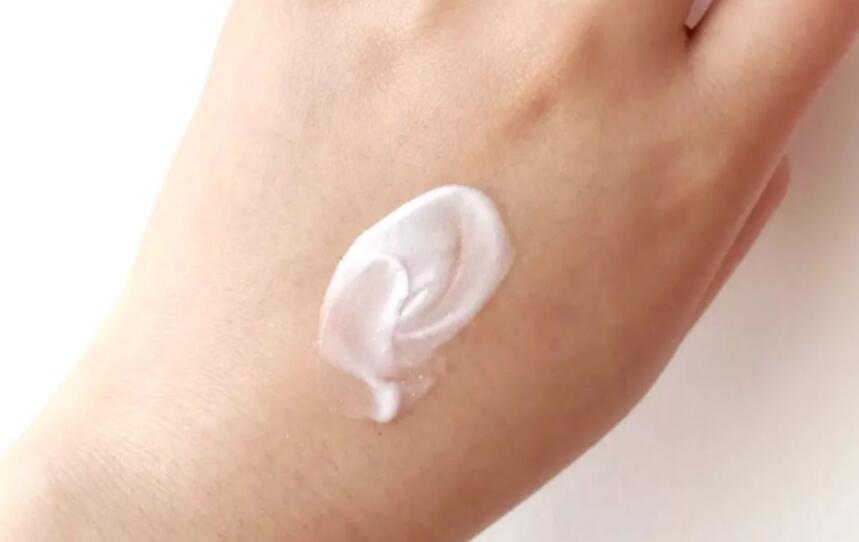 冬季手指開裂怎么辦？廣西美容護(hù)膚培訓(xùn)幫你