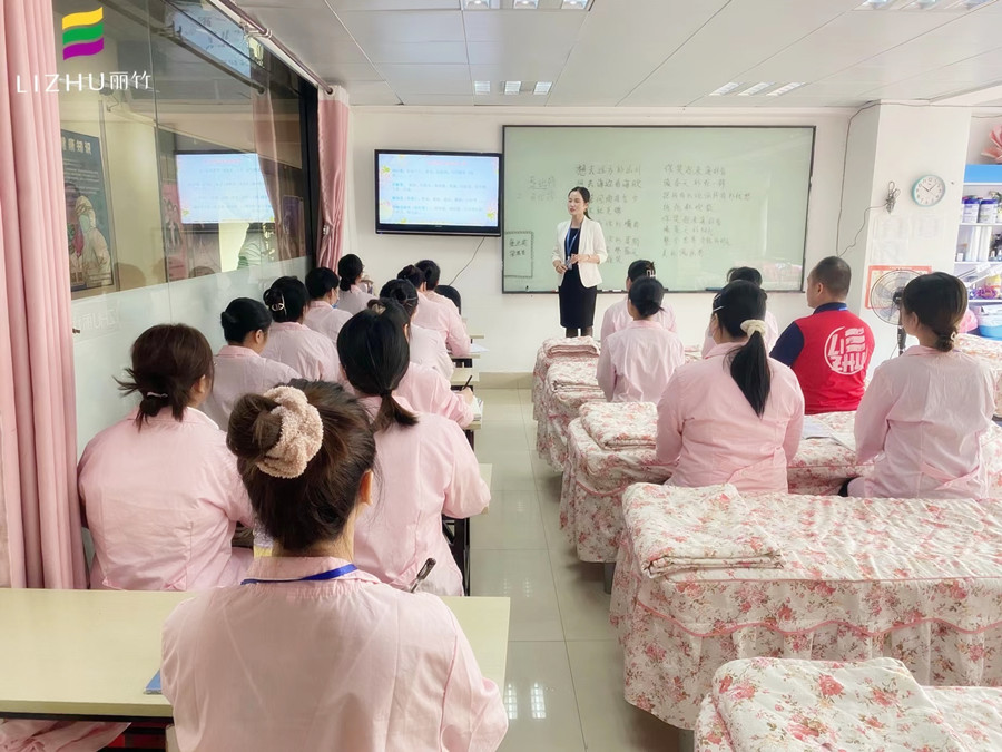 美容培訓(xùn)，來廣西專業(yè)美容培訓(xùn)學(xué)校