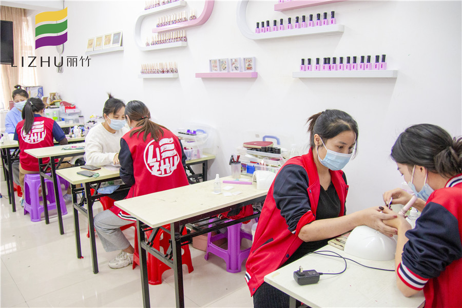 南寧美甲培訓(xùn)學(xué)?；A(chǔ)班升班考核