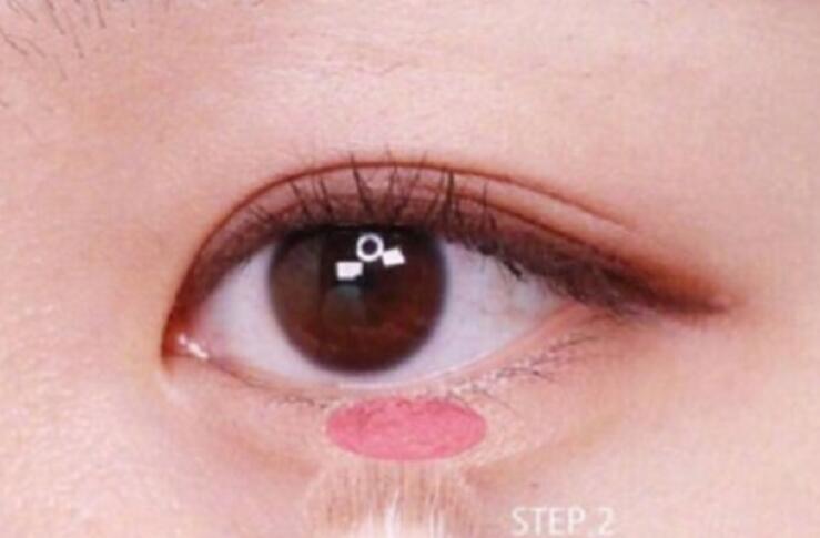 與眾不同的臥蠶技法，廣西化妝培訓(xùn)教程來咯