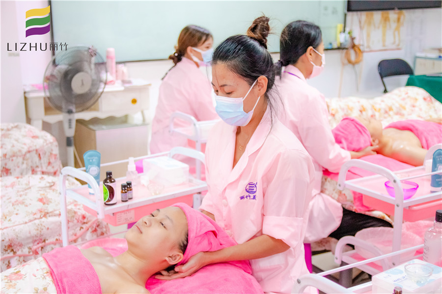 你為什么要做肩頸護理？南寧專業(yè)美容培訓幫你分析