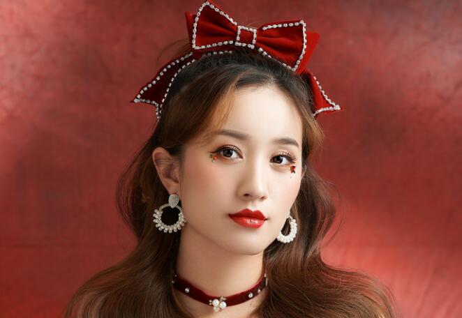 甜美約會妝教程，南寧化妝培訓(xùn)專業(yè)分享