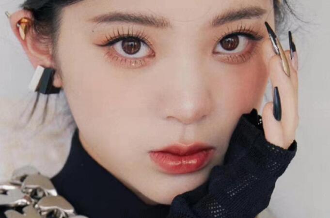 學(xué)小鹿感財(cái)閥千金”仿妝，知南寧學(xué)化妝哪家?guī)熧Y強(qiáng)_