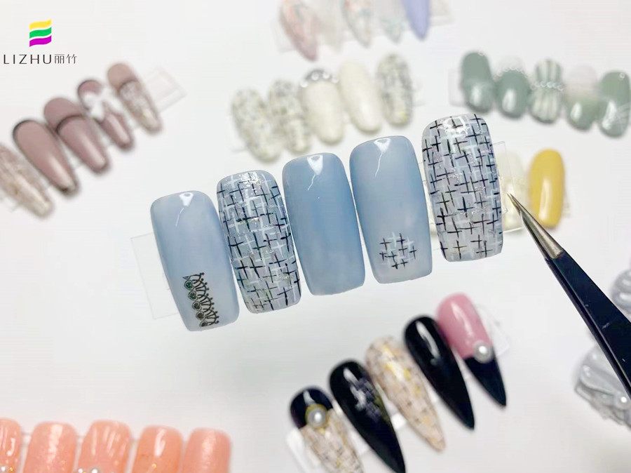 名媛小香風(fēng)美甲，廣西南寧美甲學(xué)校學(xué)員作品