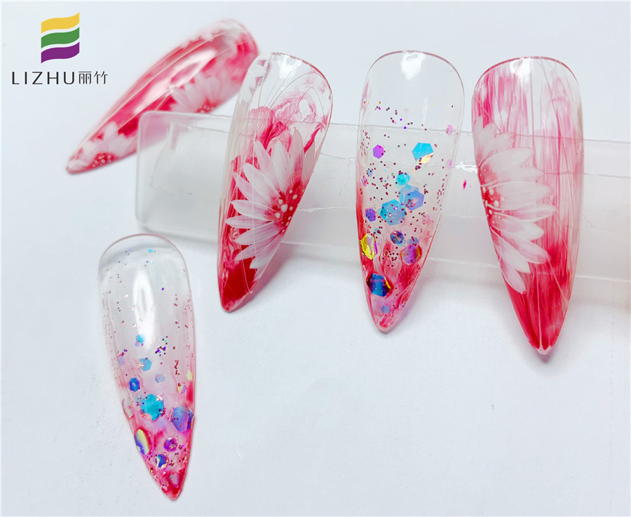 欣賞雛菊新年美甲，告訴你南寧哪里教的美甲受歡迎