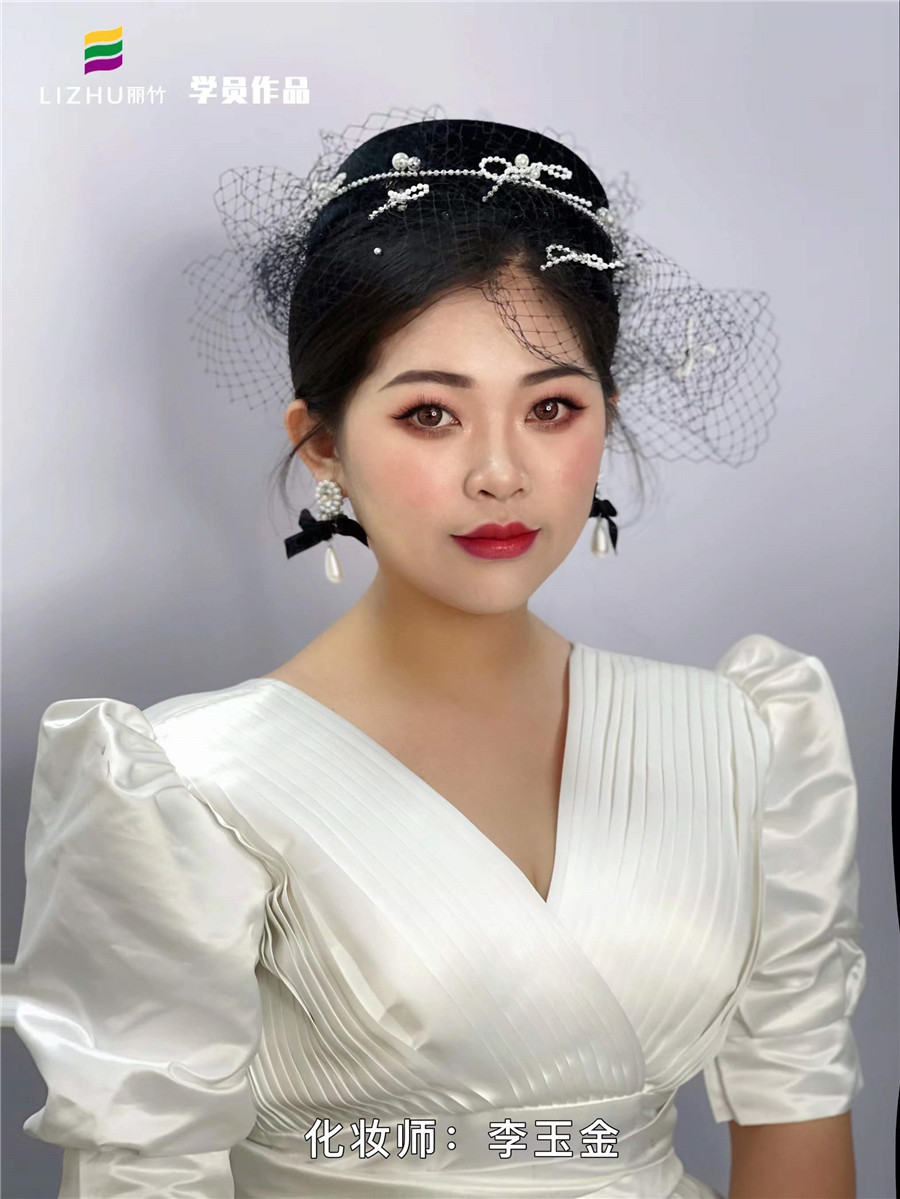 1642579823560146.jpg 復(fù)古新娘造型.jpg