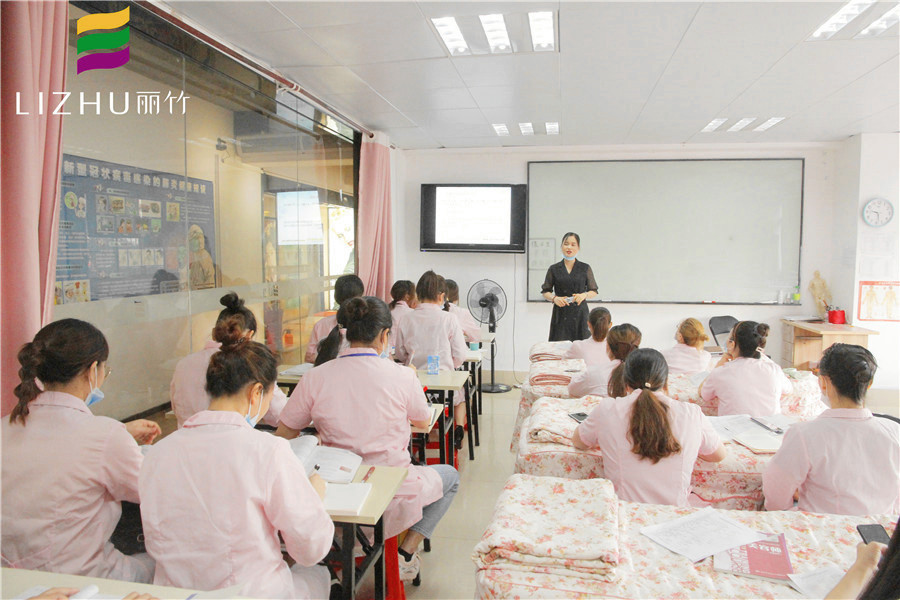 南寧學(xué)習(xí)美容在哪里？麗竹美容培訓(xùn)班火熱招生