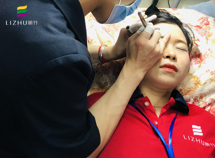 紋繡后眉毛發(fā)癢應(yīng)對(duì)方法（上），南寧紋繡護(hù)理