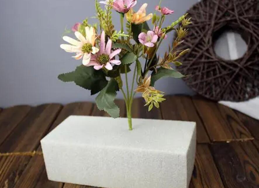 插花需要哪些材料？南寧婚慶花藝培訓(xùn)學(xué)校幫你盤點(diǎn)