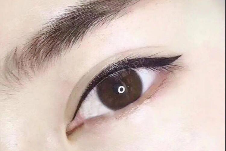 美瞳線技巧，南寧紋繡培訓(xùn)班找到啦