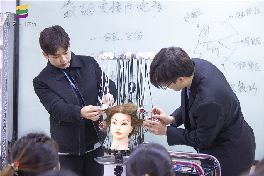 數(shù)碼燙操作流程，學(xué)燙染到麗竹學(xué)校