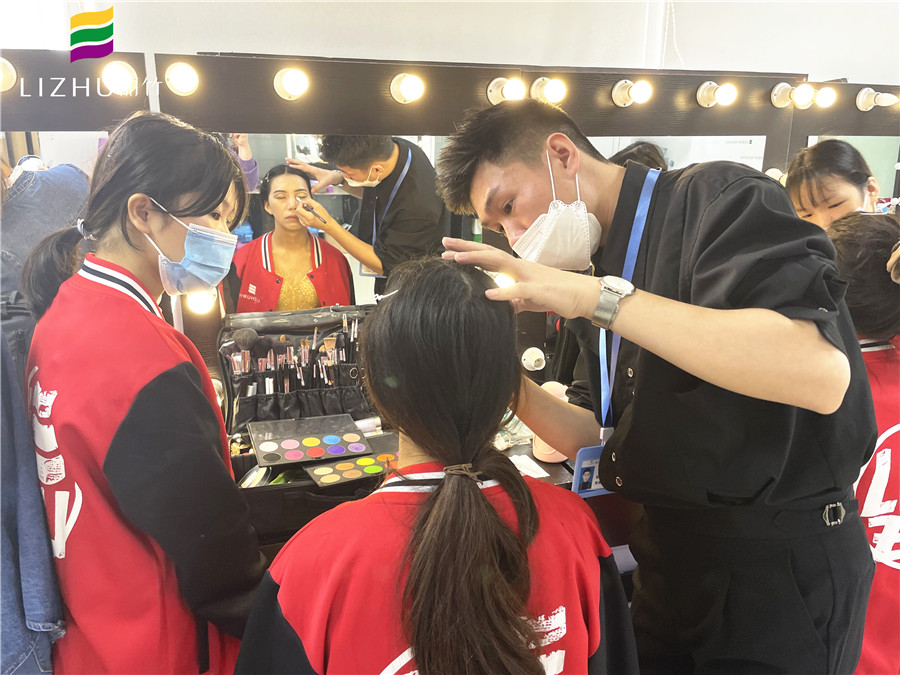 畫眼妝前要做什么？廣西學(xué)化妝基礎(chǔ)