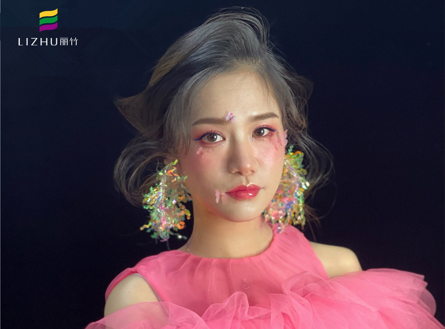 新娘桃花妝造型，告訴你學新娘妝到哪里學