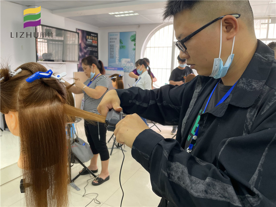 拉直發(fā)的教程知識點概括，廣西學(xué)燙染一對一教學(xué)