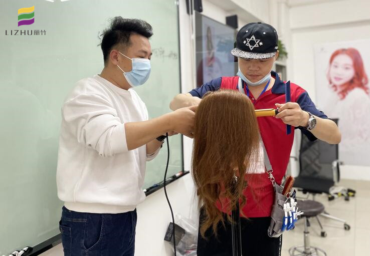 美發(fā)電棒基礎(chǔ)手法，南寧美發(fā)電棒造型培訓(xùn)班