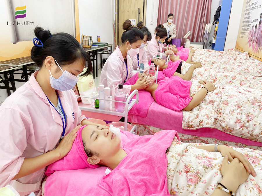 美容面部清潔護(hù)理步驟，廣西美容課程基礎(chǔ)