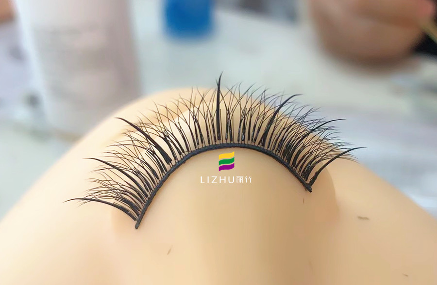 假人頭練習(xí)美睫技巧，廣西專業(yè)美睫課程