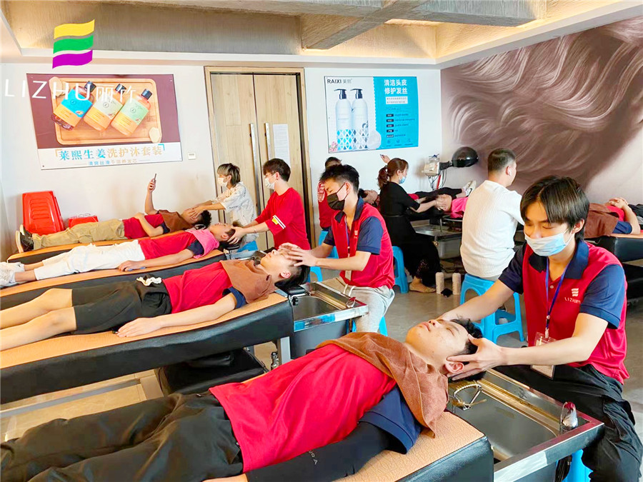 南寧洗頭培訓(xùn)學(xué)校：美發(fā)洗頭的注意事項(xiàng)