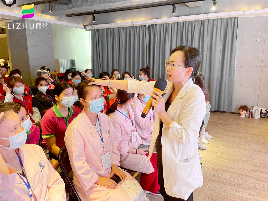 1652845969882751.jpg 胡老師.JPG