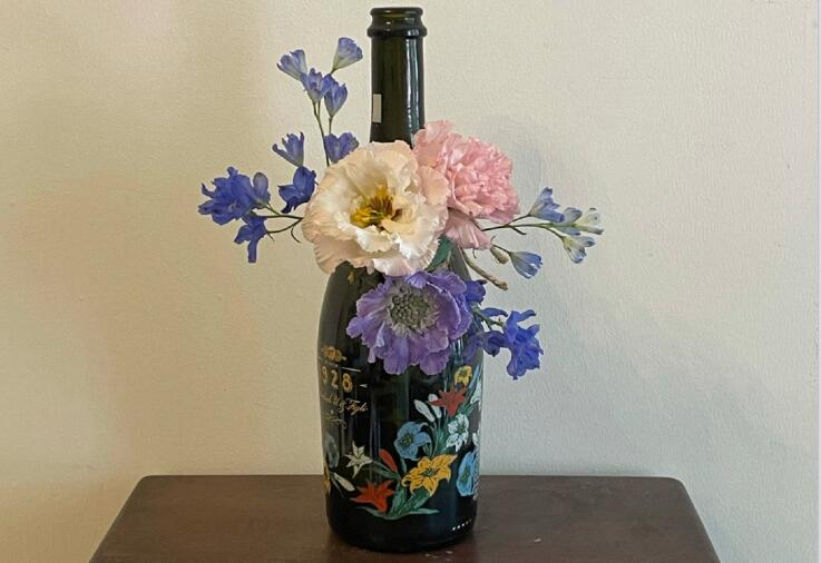 南寧哪里可以學花藝？先來看看酒瓶插花作品