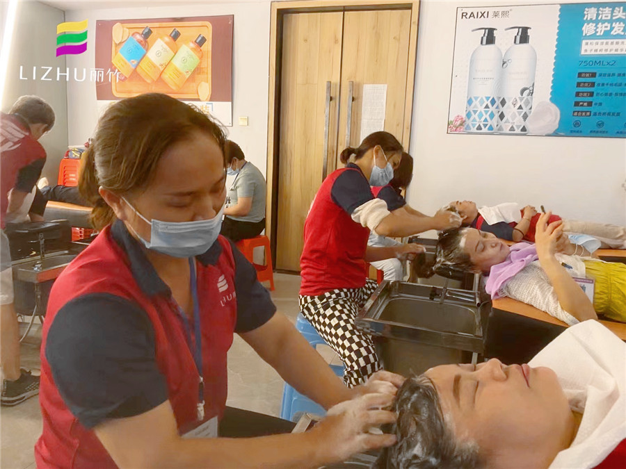 洗頭如何快速起泡？南寧美發(fā)洗護(hù)培訓(xùn)班教你技巧