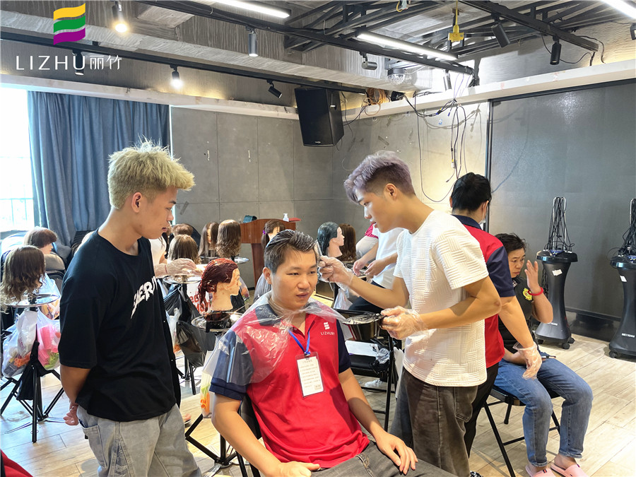 美發(fā)新手燙染技巧，廣西燙染培訓(xùn)課程