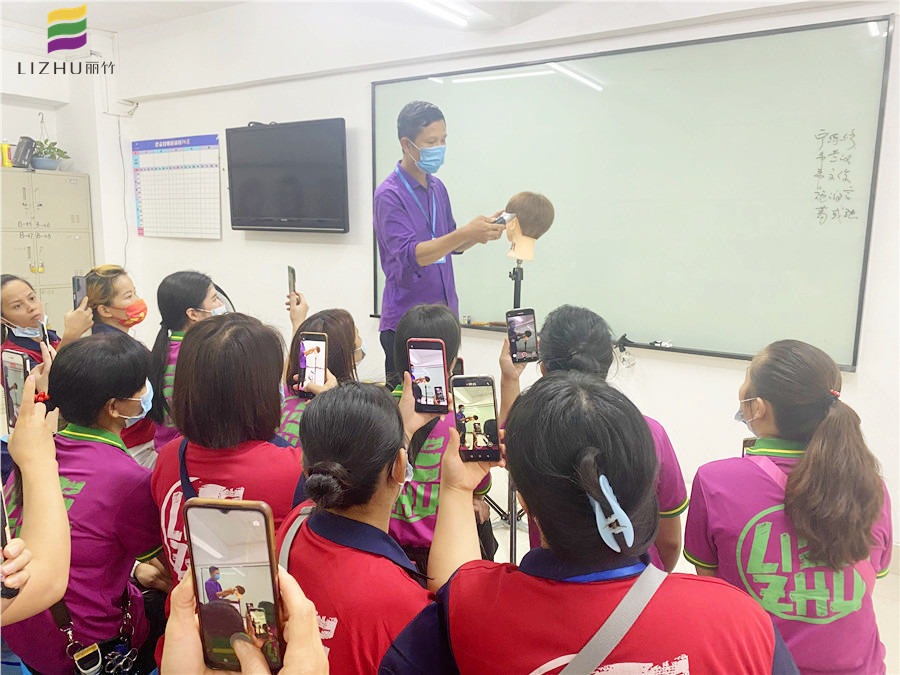 如何根據(jù)臉型修剪鬢角？廣西理發(fā)剪發(fā)學校教你