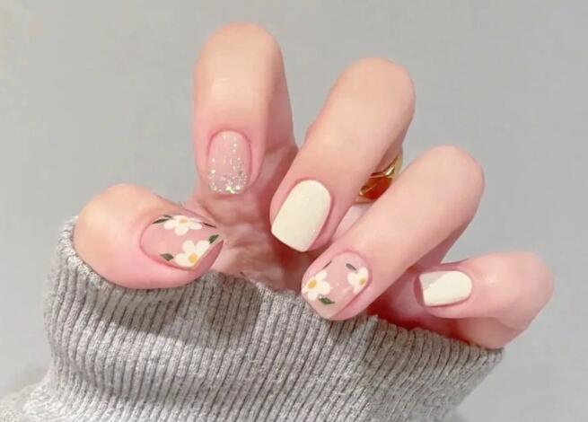 春夏黃皮顯白美甲，廣西美甲培訓(xùn)短期班推薦