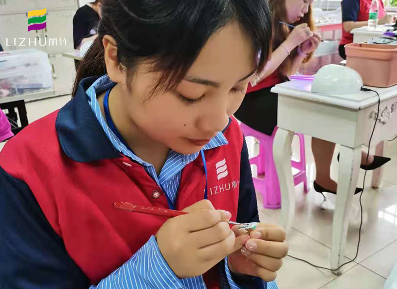 南寧美甲培訓(xùn)學(xué)校學(xué)員畢業(yè)心得