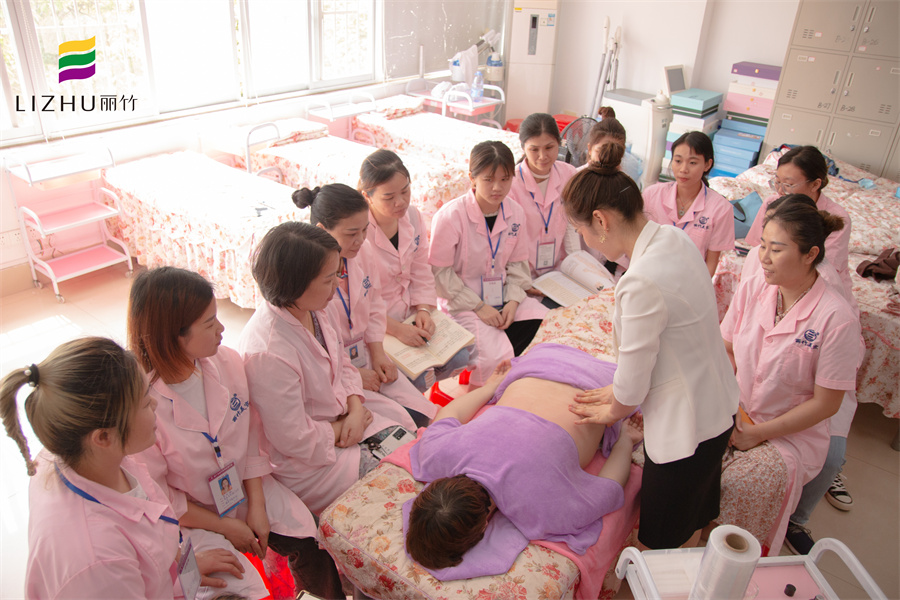 按摩腰部的好處，南寧美容美體養(yǎng)生學(xué)校告訴你