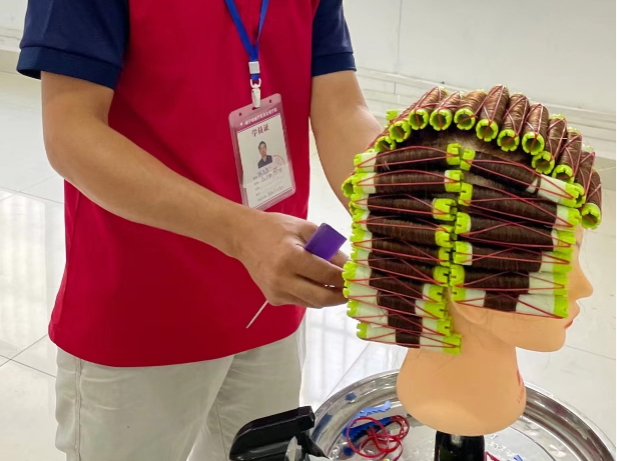 美發(fā)上杠常用技巧，南寧燙染技師培訓(xùn)課程