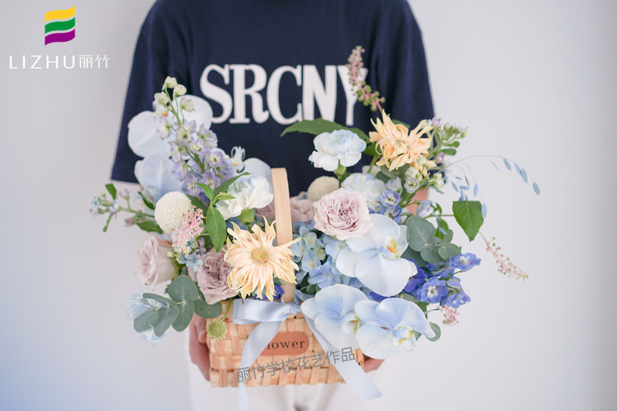 韓式手提花籃，廣西花藝插花學(xué)校作品