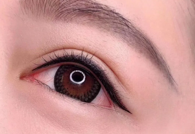 美瞳線暈色處理方法，南寧市紋繡學(xué)校幫找解決方案