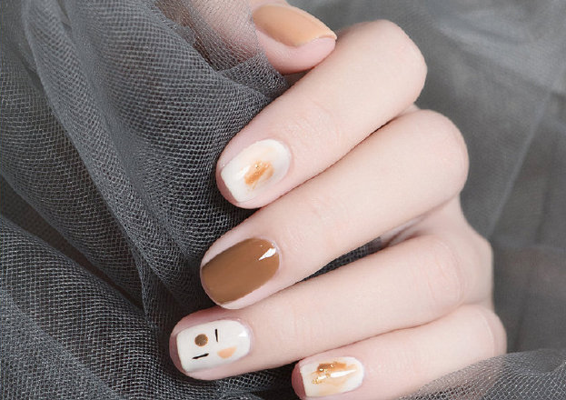 初秋顯白美甲推薦，廣西時(shí)尚美甲培訓(xùn)學(xué)校整理