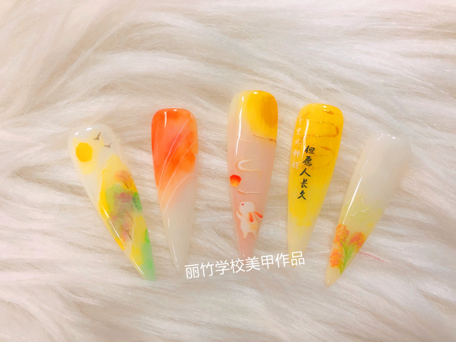 美甲的甲面不亮？南寧麗竹美甲學(xué)校教你處理