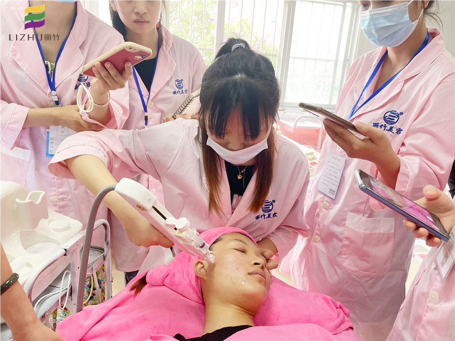 如何延長(zhǎng)美容儀器使用時(shí)間？南寧美容儀器培訓(xùn)班教你