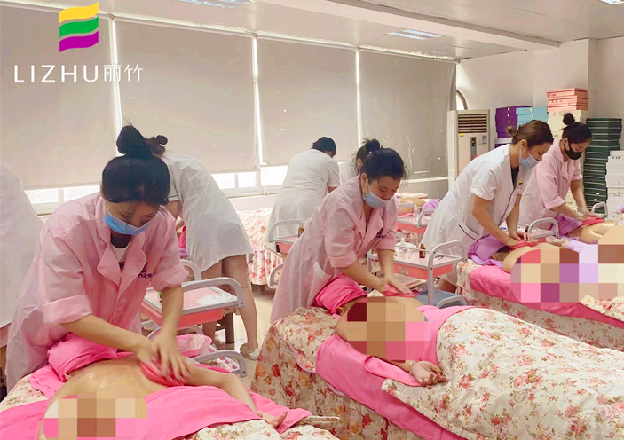 肩胛骨多久按摩一次比較好？南寧美容理論知識(shí)培訓(xùn)