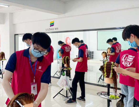 美發(fā)初學者上杠技巧，廣西燙染學校學上杠