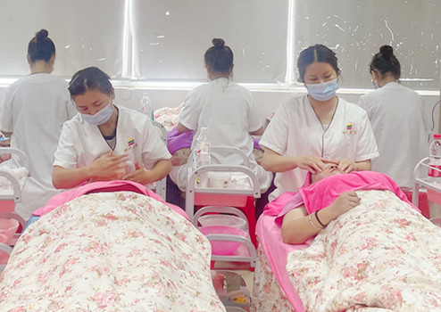 秋季面部按摩有哪些技巧？南寧美容培訓(xùn)面部護(hù)理教案