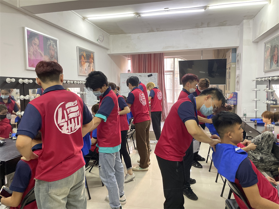 美發(fā)按摩實(shí)訓(xùn)，南寧美發(fā)專業(yè)學(xué)校洗護(hù)課程