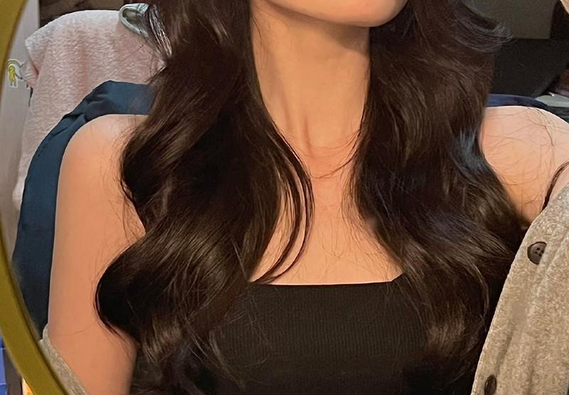 如何用電棒卷出氛圍感卷發(fā)？廣西燙染學(xué)校教你