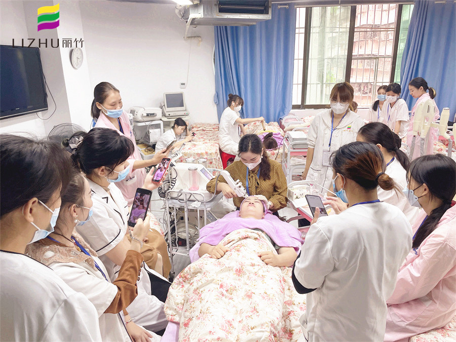 水光槍使用后注意事項，南寧美容儀器培訓(xùn)學(xué)校講解