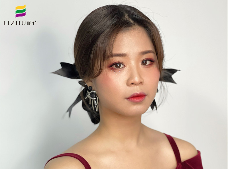 時(shí)尚簡(jiǎn)約造型，廣西美妝師專業(yè)學(xué)校作品