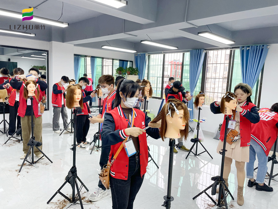 南寧學美發(fā)剪發(fā)：不同長度碎發(fā)怎么剪？