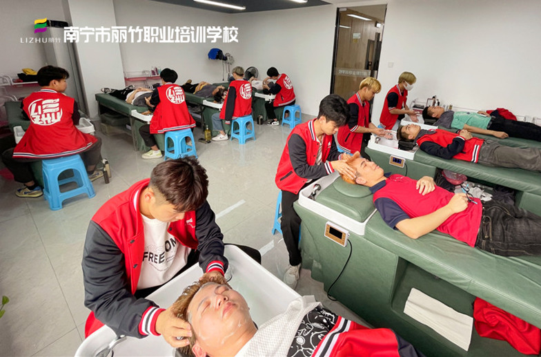 南寧專(zhuān)業(yè)洗頭培訓(xùn)學(xué)校 | 南寧美發(fā)洗護(hù)培訓(xùn)