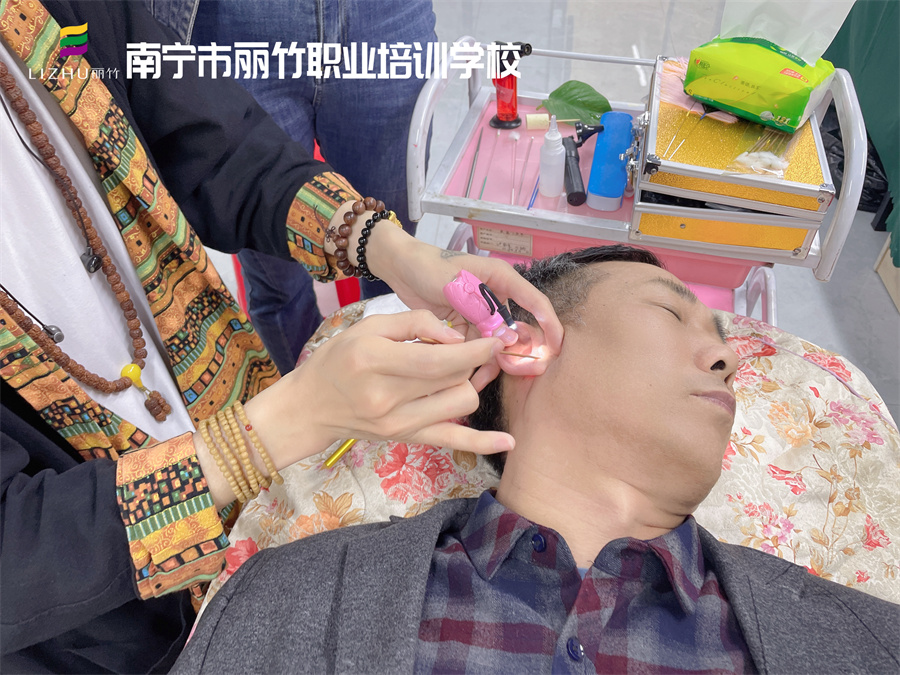 采耳的好處，南寧專(zhuān)業(yè)采耳培訓(xùn)班告訴你