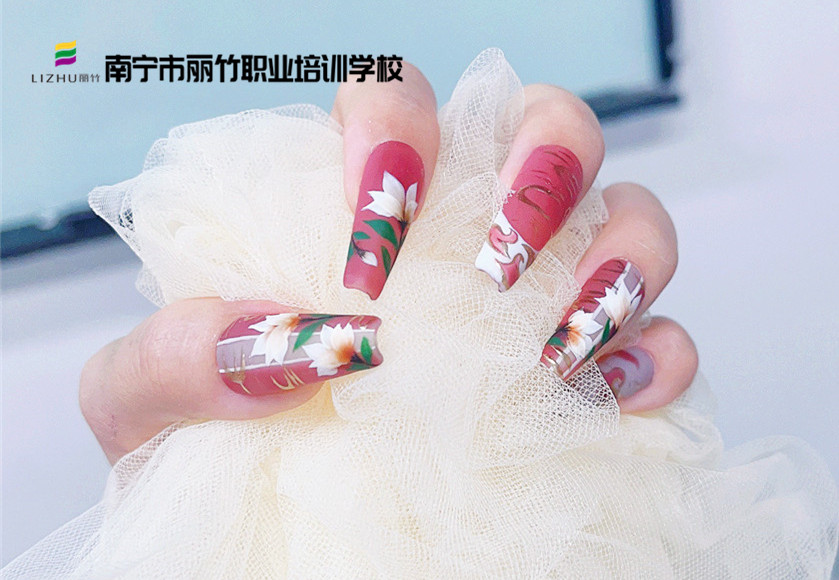 國風玉蘭花美甲，南寧美甲款式造型班演繹別樣之美