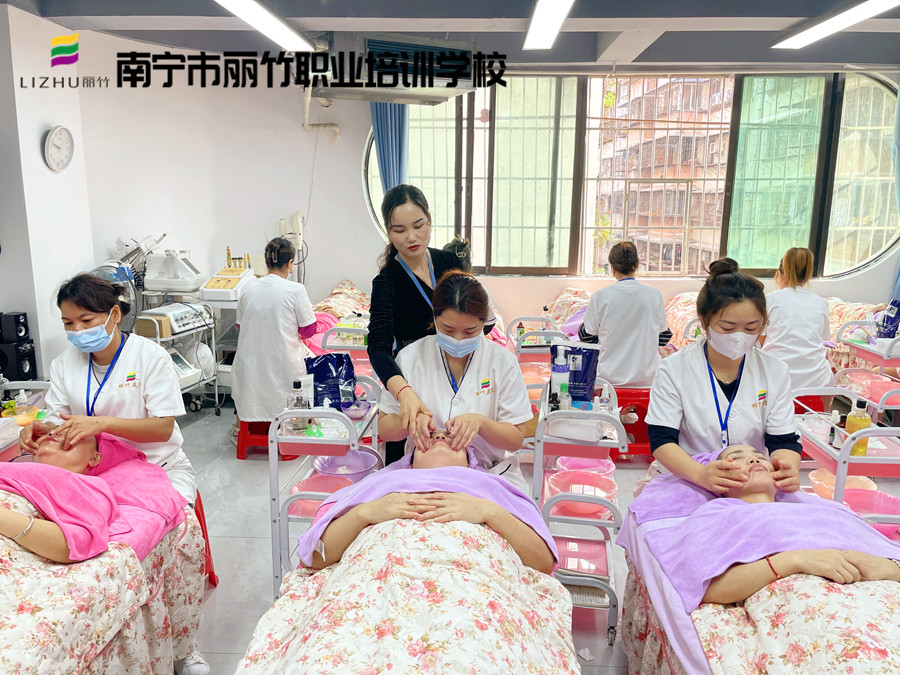 廣西美容院拓客技巧---完善服務(wù)體系