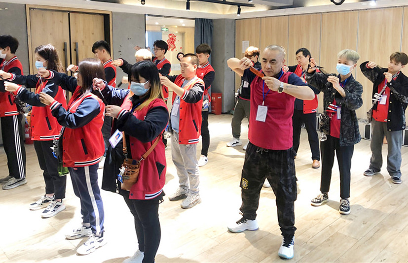 美發(fā)剪刀操作注意事項，南寧美發(fā)師培訓基礎課程