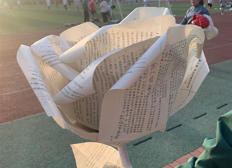 紙卷玫瑰花教程 ???，廣西花藝紙花培訓(xùn)課程分享